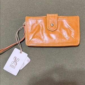 Hobo Vintage Hide Leather Wallet – “Earth” Brown CX-32301